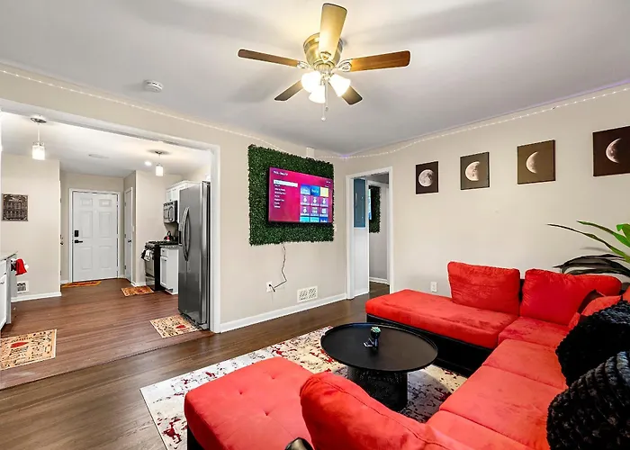 Rose\'S Lair In Atlanta